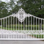 Plateau Top Driveway Gate With Scroll And Lace Castings, White